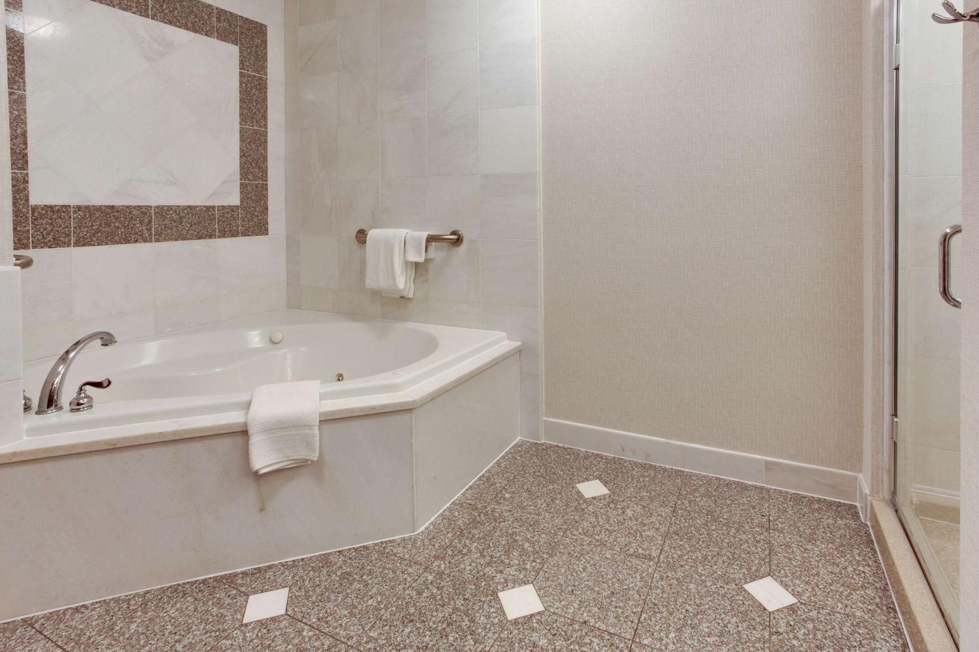 Drury Inn & Suites West Des Moines Buitenkant foto